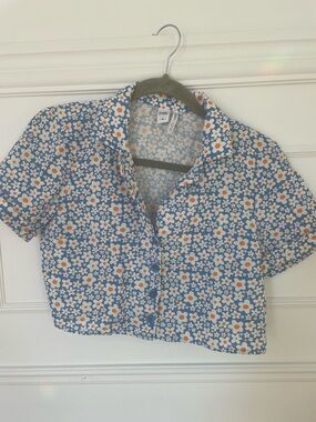 Twik womens Blue Daisy Print Cropped Shirt